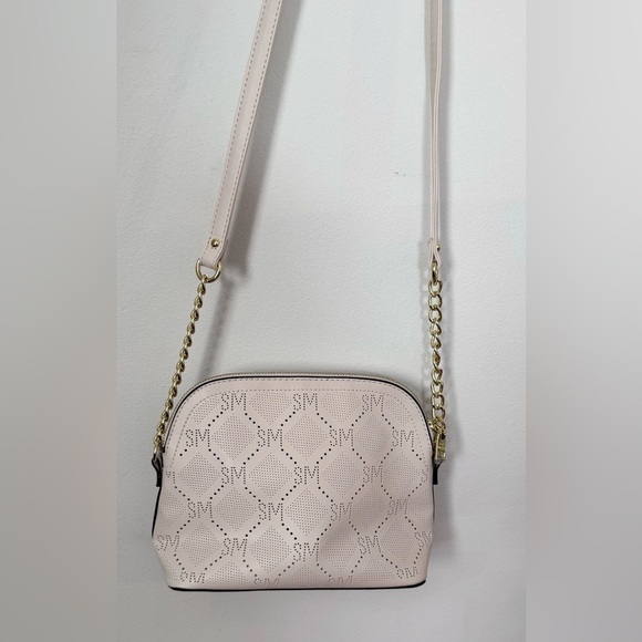 Steve Madden BMaggie White Crossbody Vegan Faux Leather Bag with Gold accents - Picture 4 of 9